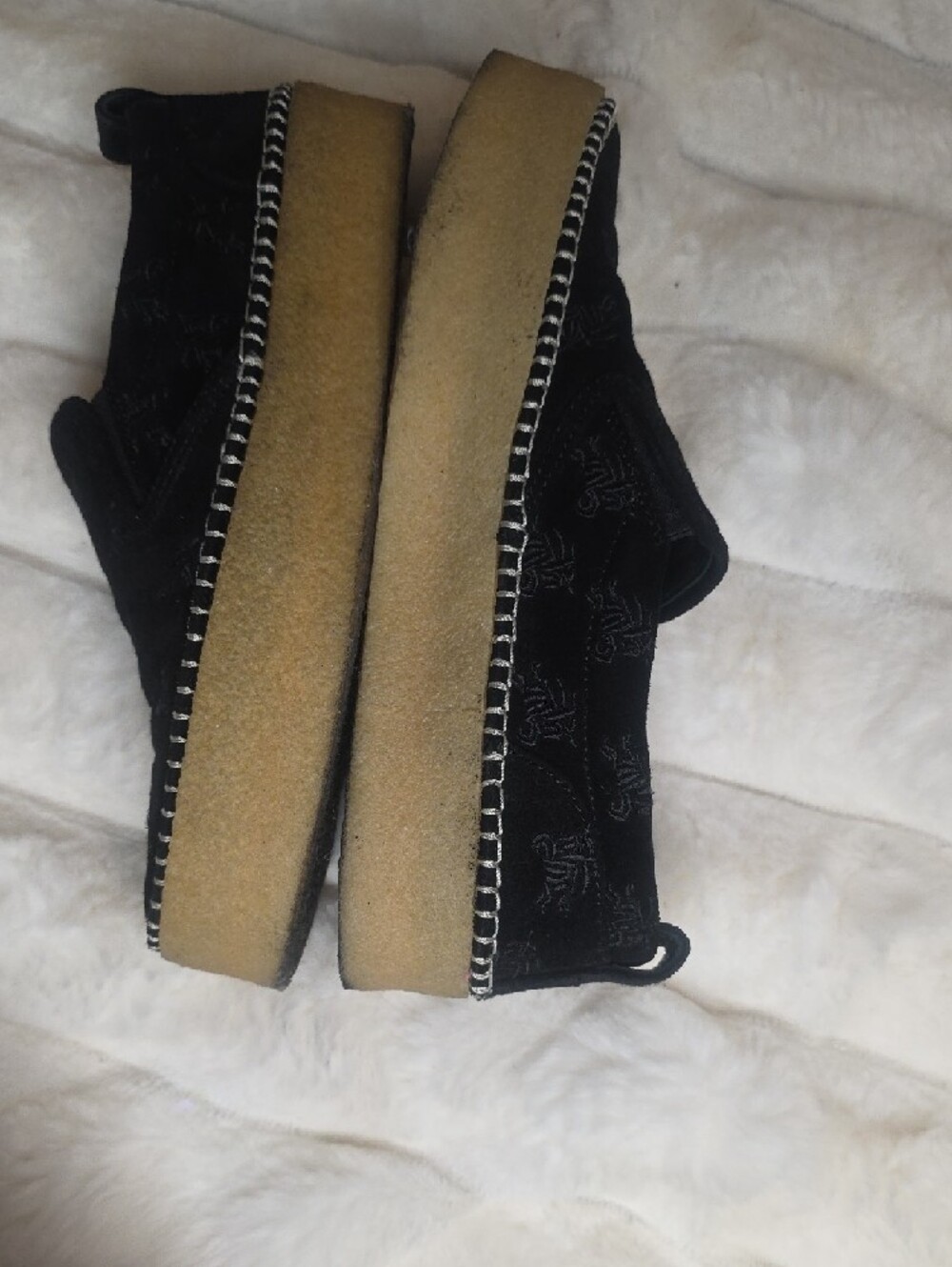 Burberry Sudbury Black Suede Platform Slip-On Loafers with Embroidered Motif - Picture 8 of 8